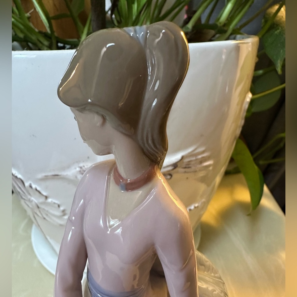 Lladro Porcelain Lady Figurine with Basket - Picture 3 of 9
